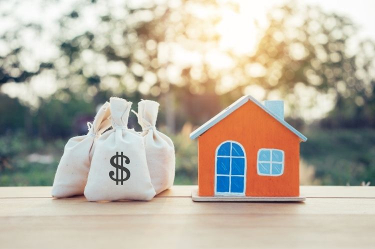 Quién paga la comisión de la inmobiliaria en un alquiler: ¿El inquilino o el casero?